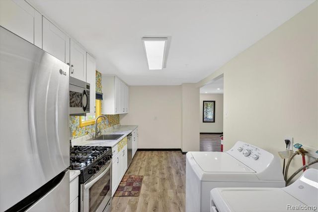 1060 W Williamson Avenue, Flint, MI 48507
