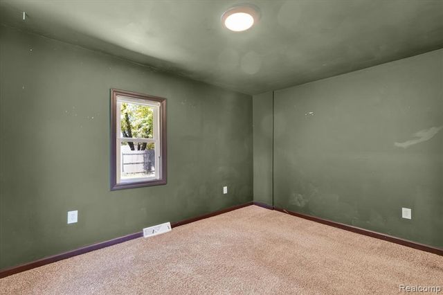1060 W Williamson Avenue, Flint, MI 48507