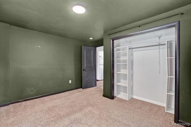 1060 W Williamson Avenue, Flint, MI 48507