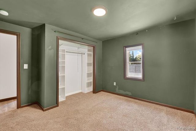 1060 W Williamson Avenue, Flint, MI 48507