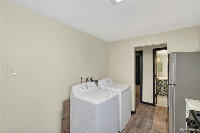 1060 W Williamson Avenue, Flint, MI 48507