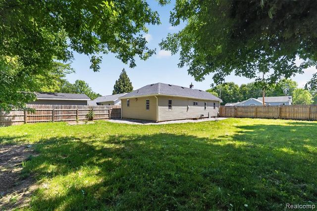 1060 W Williamson Avenue, Flint, MI 48507
