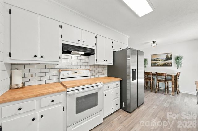 5118 W Piedmont Circle, Conover, NC 28613