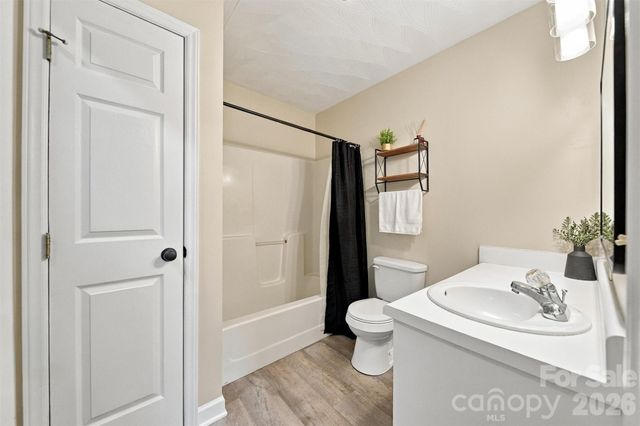 5118 W Piedmont Circle, Conover, NC 28613