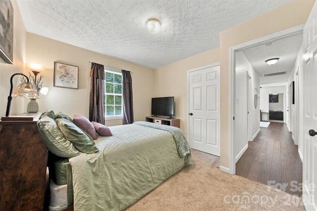 5118 W Piedmont Circle, Conover, NC 28613