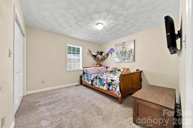 5118 W Piedmont Circle, Conover, NC 28613