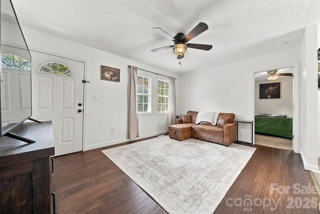 5118 W Piedmont Circle, Conover, NC 28613