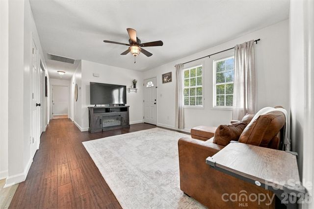 5118 W Piedmont Circle, Conover, NC 28613