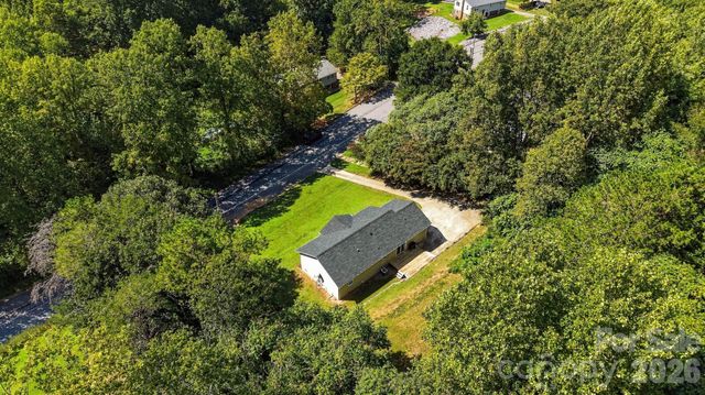 5118 W Piedmont Circle, Conover, NC 28613