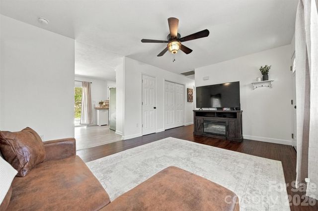 5118 W Piedmont Circle, Conover, NC 28613