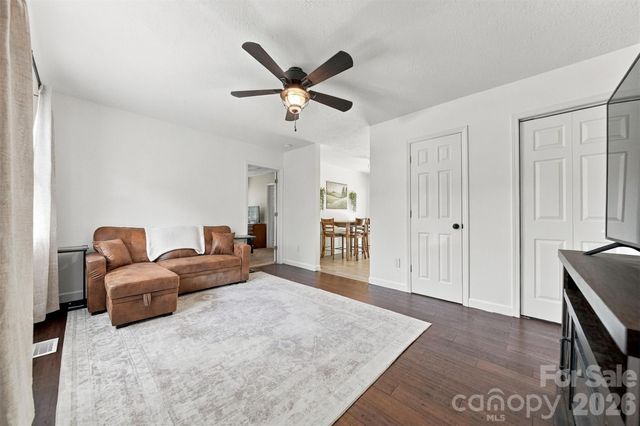 5118 W Piedmont Circle, Conover, NC 28613