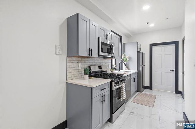 391 Central Avenue 1, Jersey City, NJ 07307