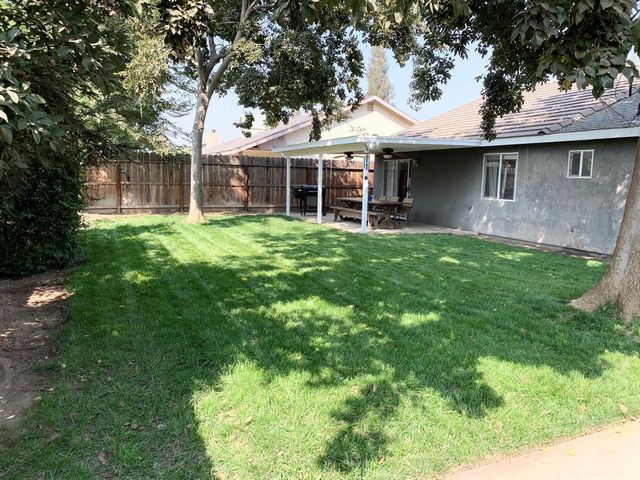 1757 Ave B, Kingsburg, CA 93631