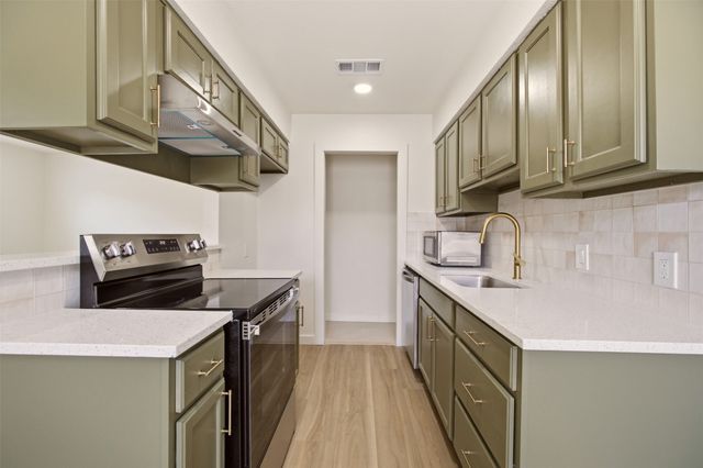 908 Isbell Road A, Fort Worth, TX 76114