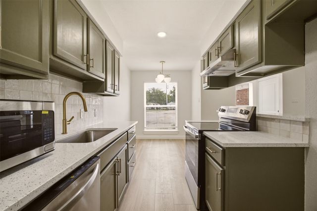 908 Isbell Road A, Fort Worth, TX 76114