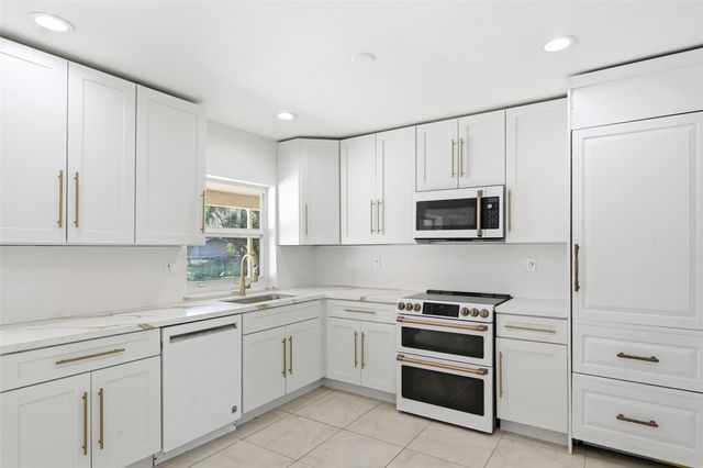 1430 NW 73 Avenue, Plantation, FL 33313