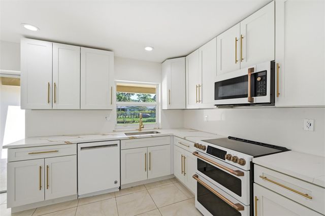 1430 NW 73 Avenue, Plantation, FL 33313