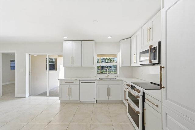 1430 NW 73 Avenue, Plantation, FL 33313