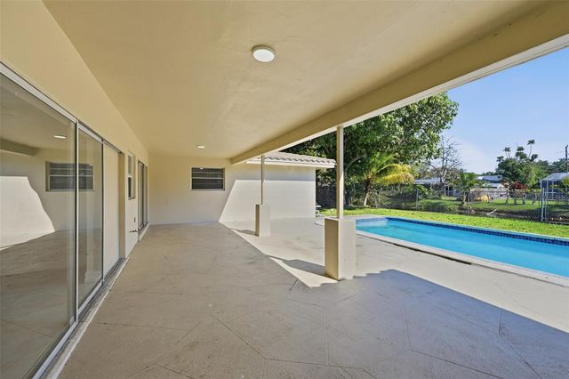 1430 NW 73 Avenue, Plantation, FL 33313