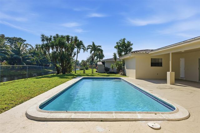 1430 NW 73 Avenue, Plantation, FL 33313