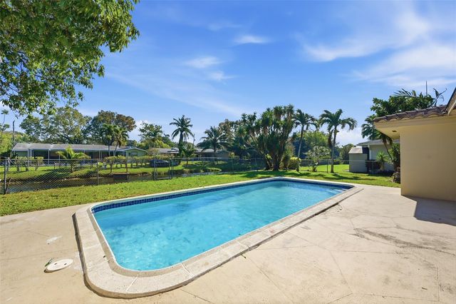 1430 NW 73 Avenue, Plantation, FL 33313