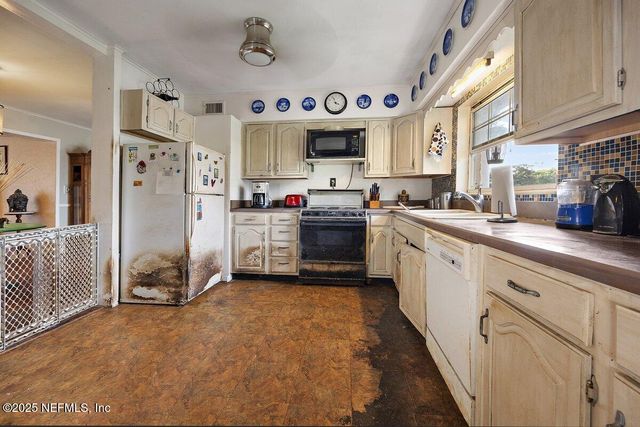 3759 VIA DE LA REINA, Jacksonville, FL 32217