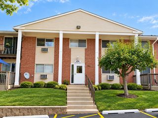 680 Marilyn Avenue 210, Glendale Heights, IL 60139