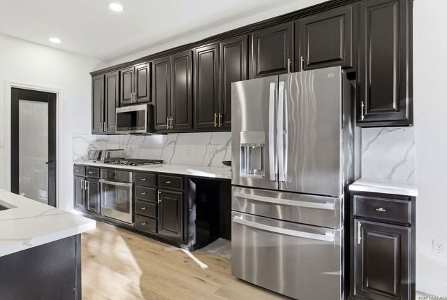 24111 Seven Winds, San Antonio, TX 78258