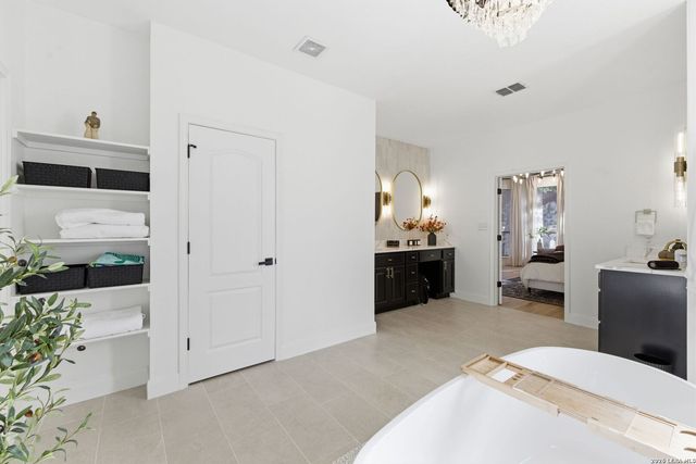 24111 Seven Winds, San Antonio, TX 78258