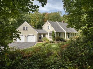 217 N Amherst Road, Bedford, NH 03110