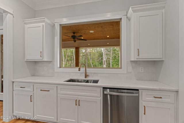 12 Buck Court, Hattiesburg, MS 39402