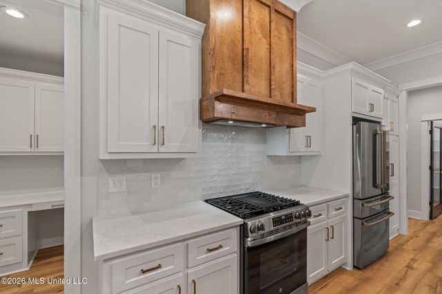 12 Buck Court, Hattiesburg, MS 39402