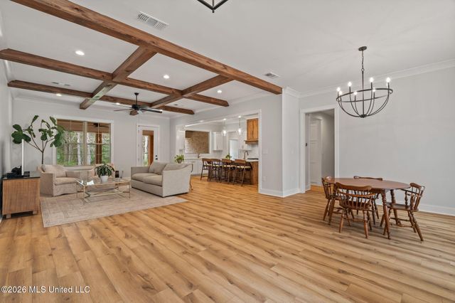 12 Buck Court, Hattiesburg, MS 39402