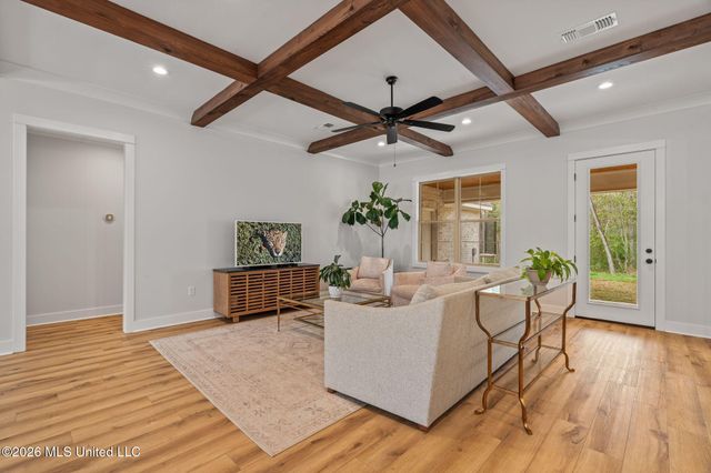12 Buck Court, Hattiesburg, MS 39402