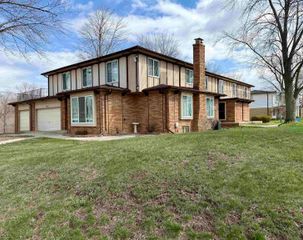 11904 E 14 Mile Road, Warren, MI 48093