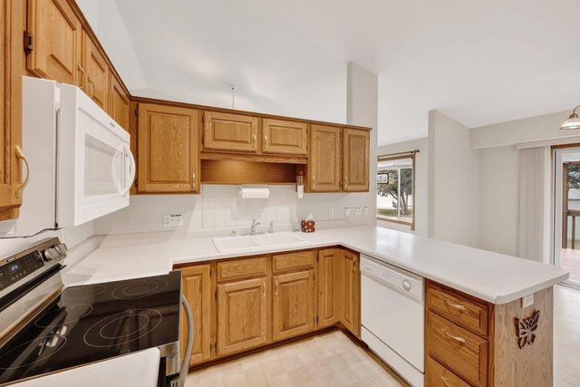 5237 Summer Ridge Drive, Madison, WI 53704