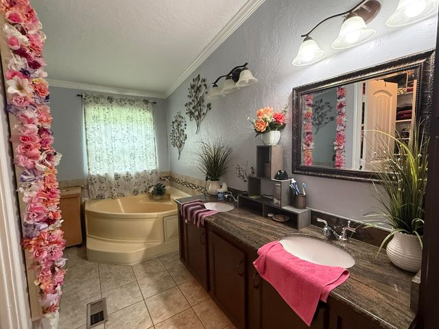 3722 HOLLY RD., Gilmer, TX 75644