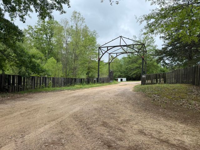 3722 HOLLY RD., Gilmer, TX 75644