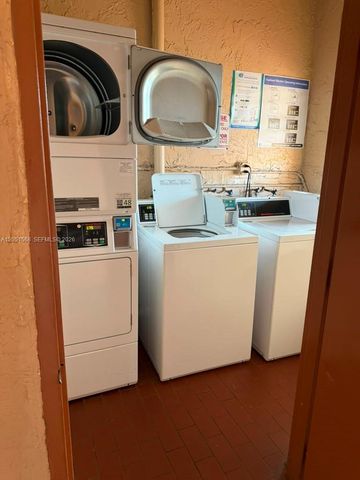 1630 W 46th St 504C, Hialeah, FL 33012
