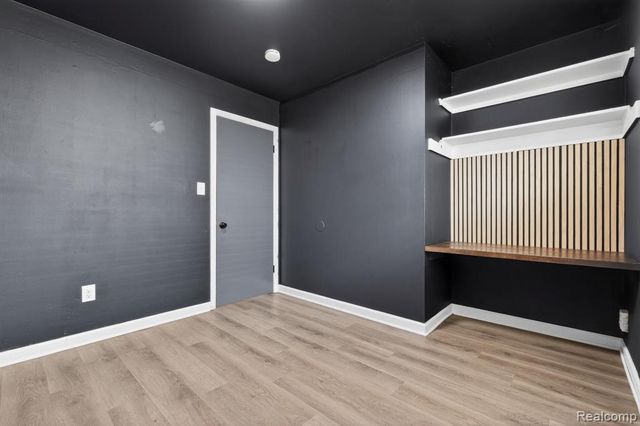 18570 Matthews Street, Riverview, MI 48193