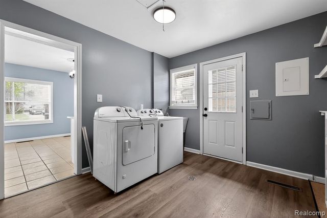 18570 Matthews Street, Riverview, MI 48193