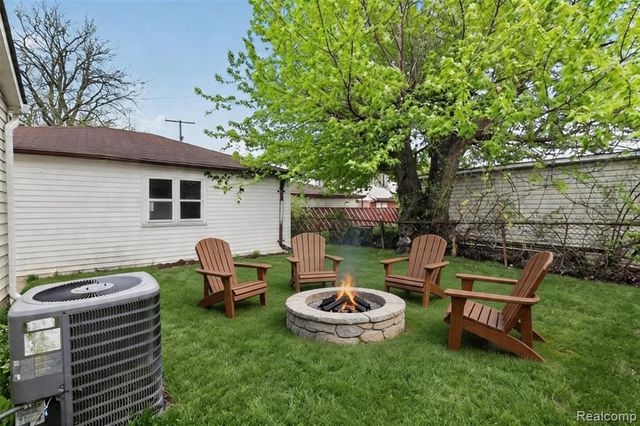 18570 Matthews Street, Riverview, MI 48193