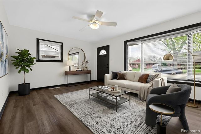 18570 Matthews Street, Riverview, MI 48193