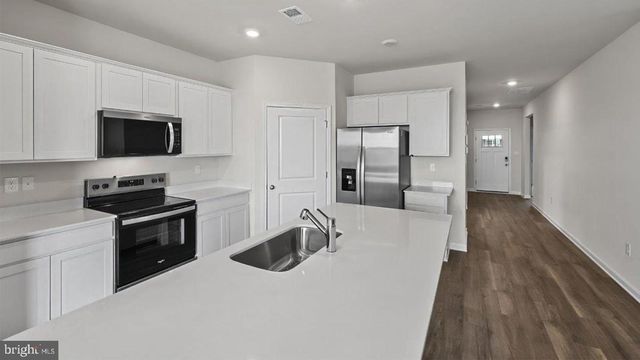 478 BUCKEYE DR, Shenandoah Junction, WV 25442