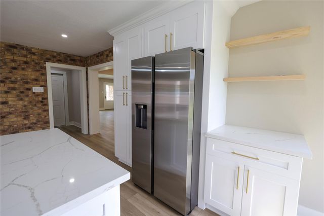 136 Talisman Street, Lake Jackson, TX 77566