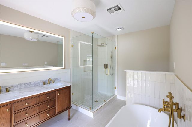 136 Talisman Street, Lake Jackson, TX 77566