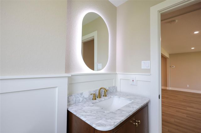 136 Talisman Street, Lake Jackson, TX 77566