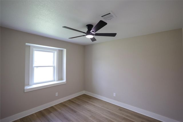 136 Talisman Street, Lake Jackson, TX 77566