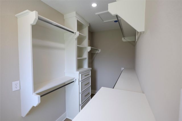 136 Talisman Street, Lake Jackson, TX 77566