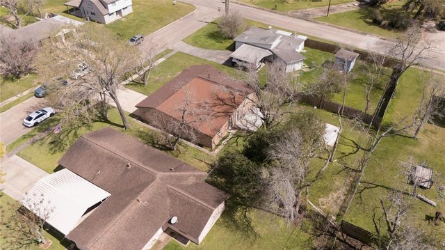 136 Talisman Street, Lake Jackson, TX 77566